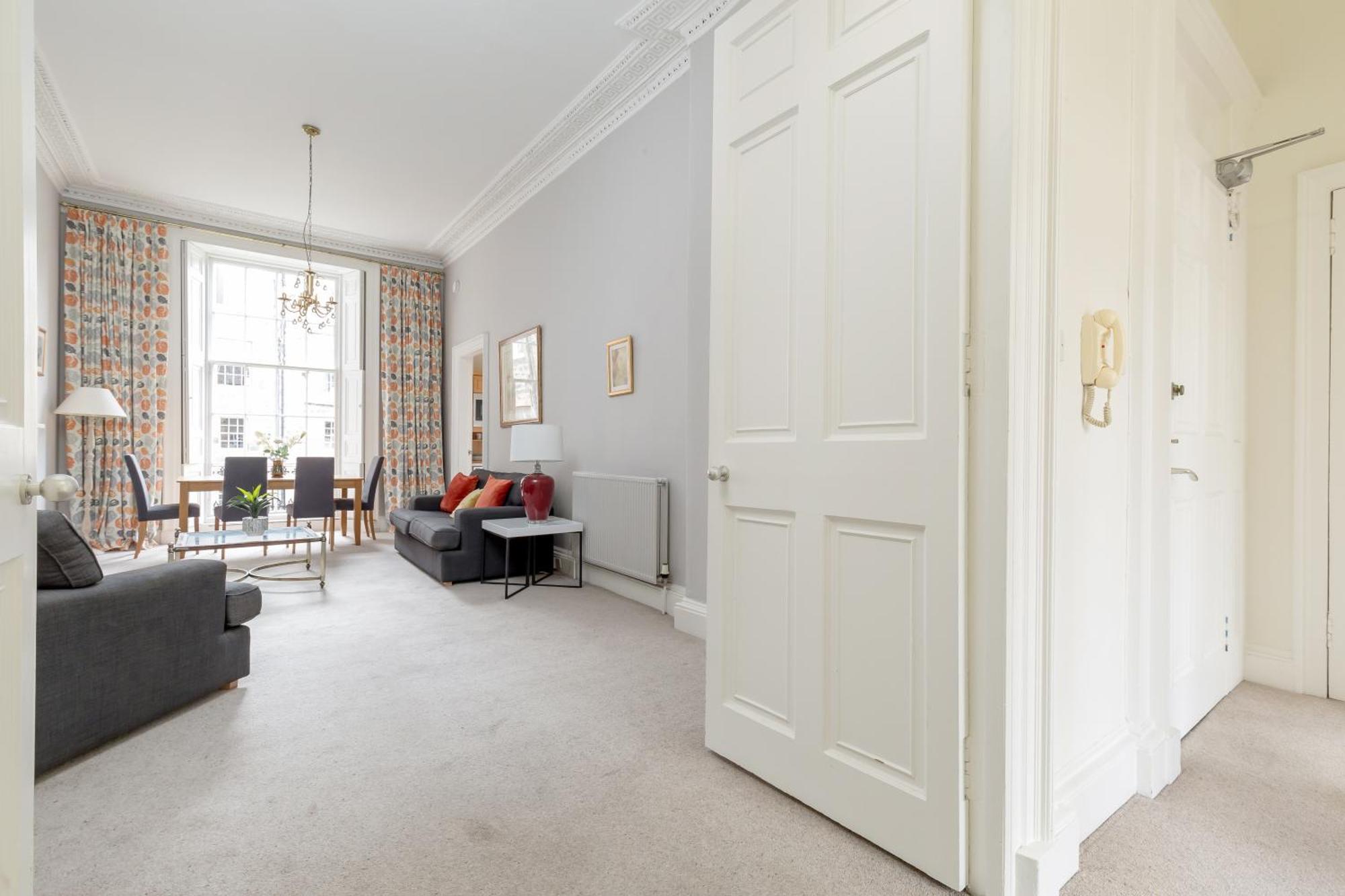 Light And Spacious 2 Bedroom Flat In Heart Of Edimburgo Esterno foto