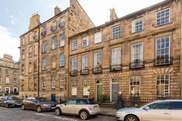 Light And Spacious 2 Bedroom Flat In Heart Of Edimburgo Esterno foto