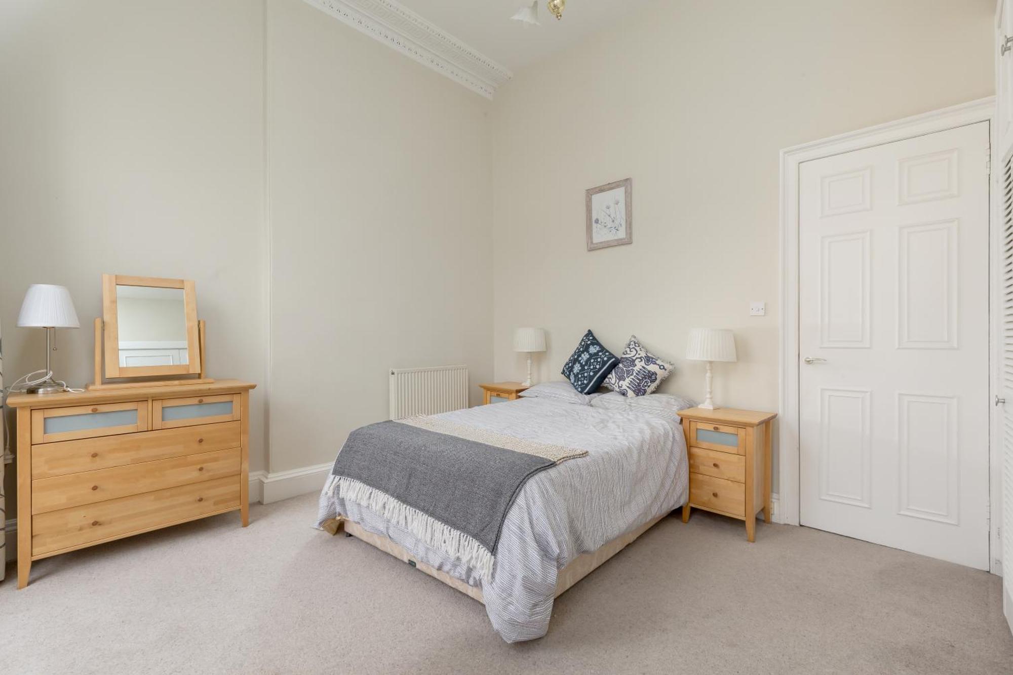 Light And Spacious 2 Bedroom Flat In Heart Of Edimburgo Esterno foto