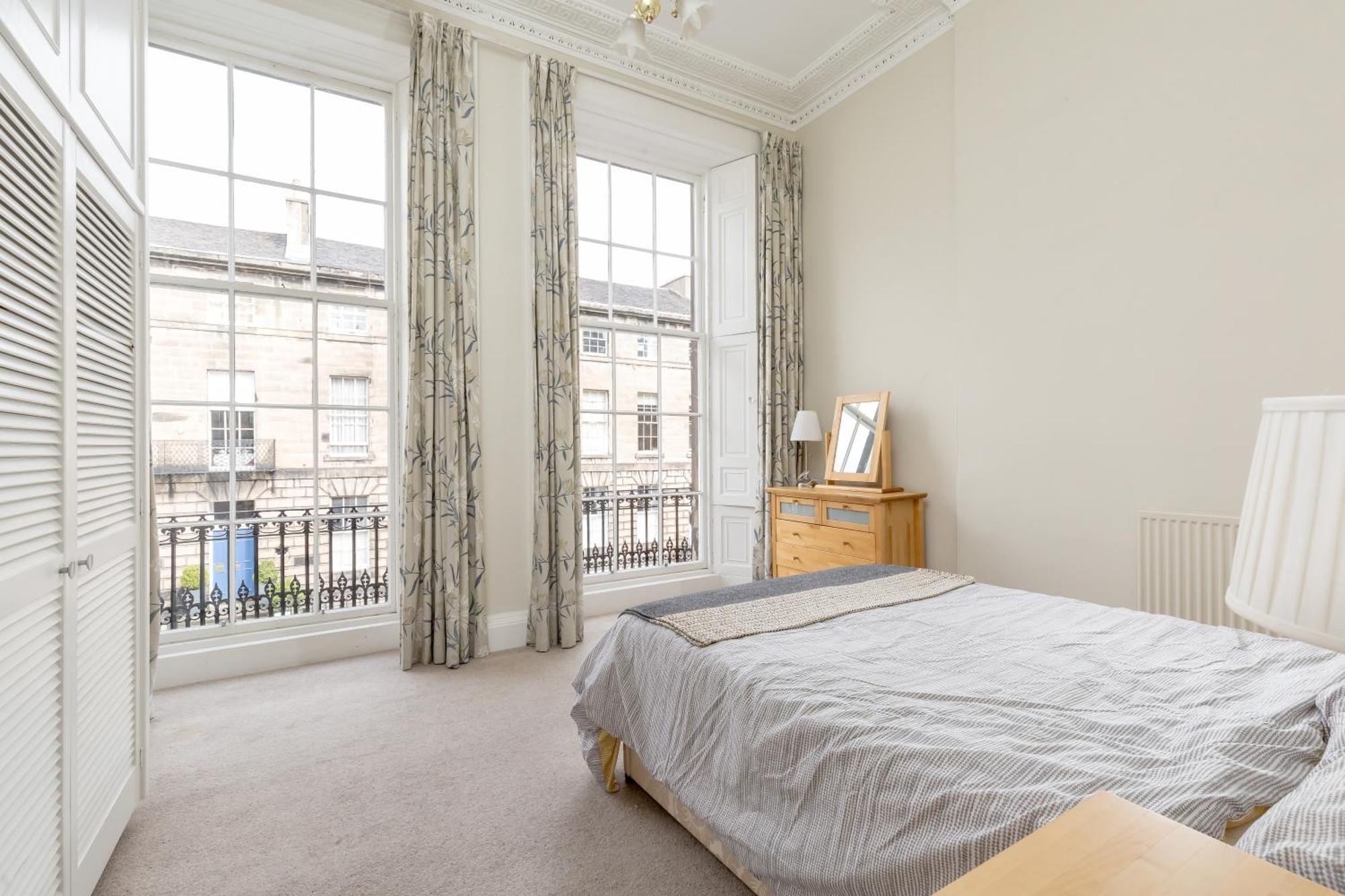 Light And Spacious 2 Bedroom Flat In Heart Of Edimburgo Esterno foto